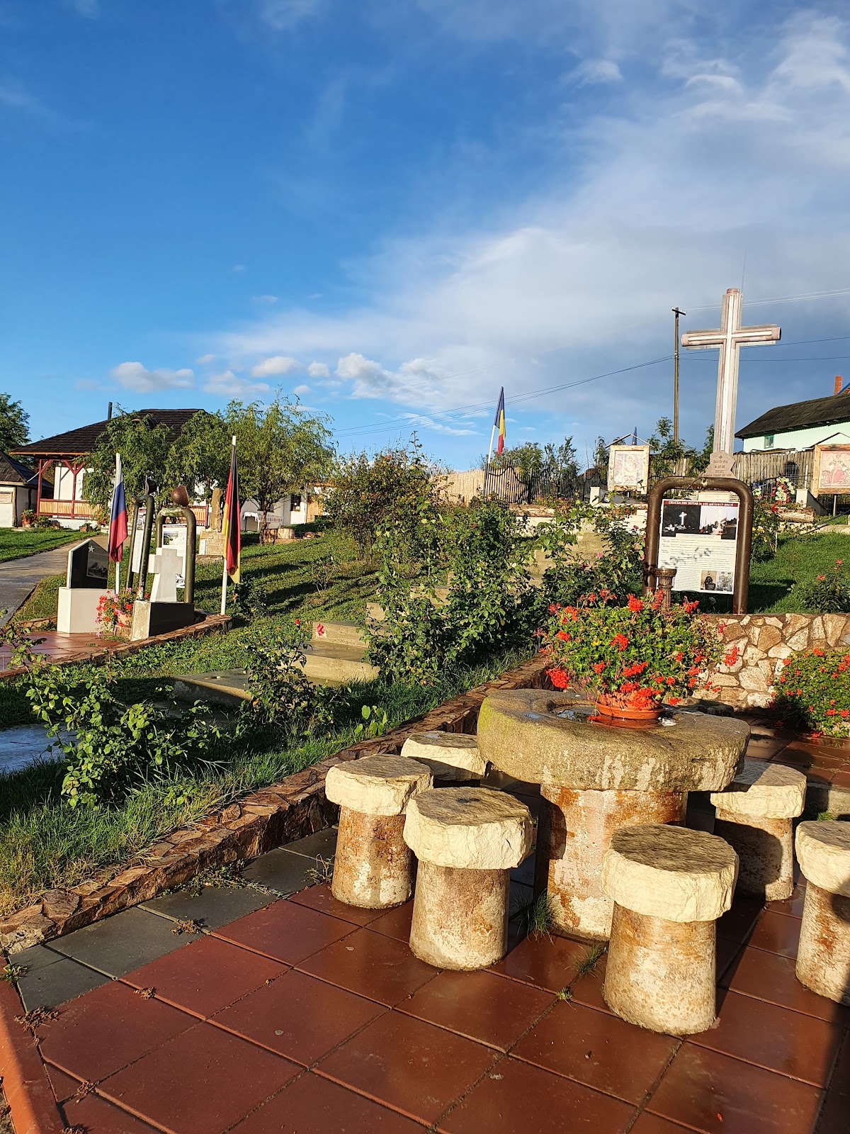 Memorialul Ulmi-Polieni - foto 5
