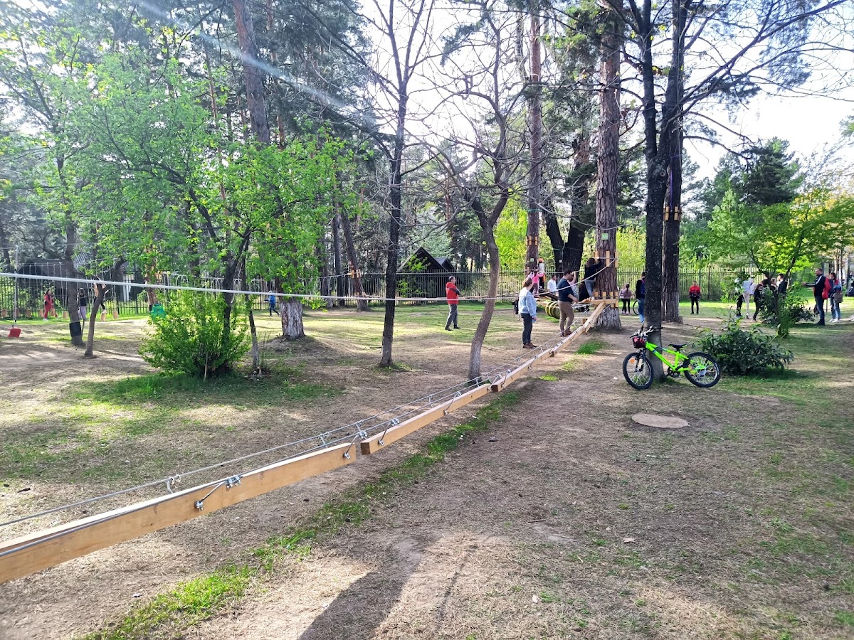 Mini-Parcul de Aventură