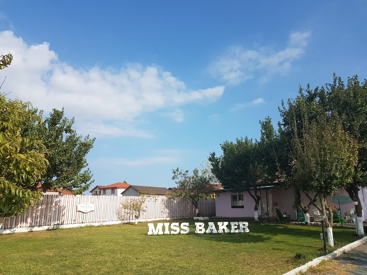 Miss Baker Wonderland - foto 3