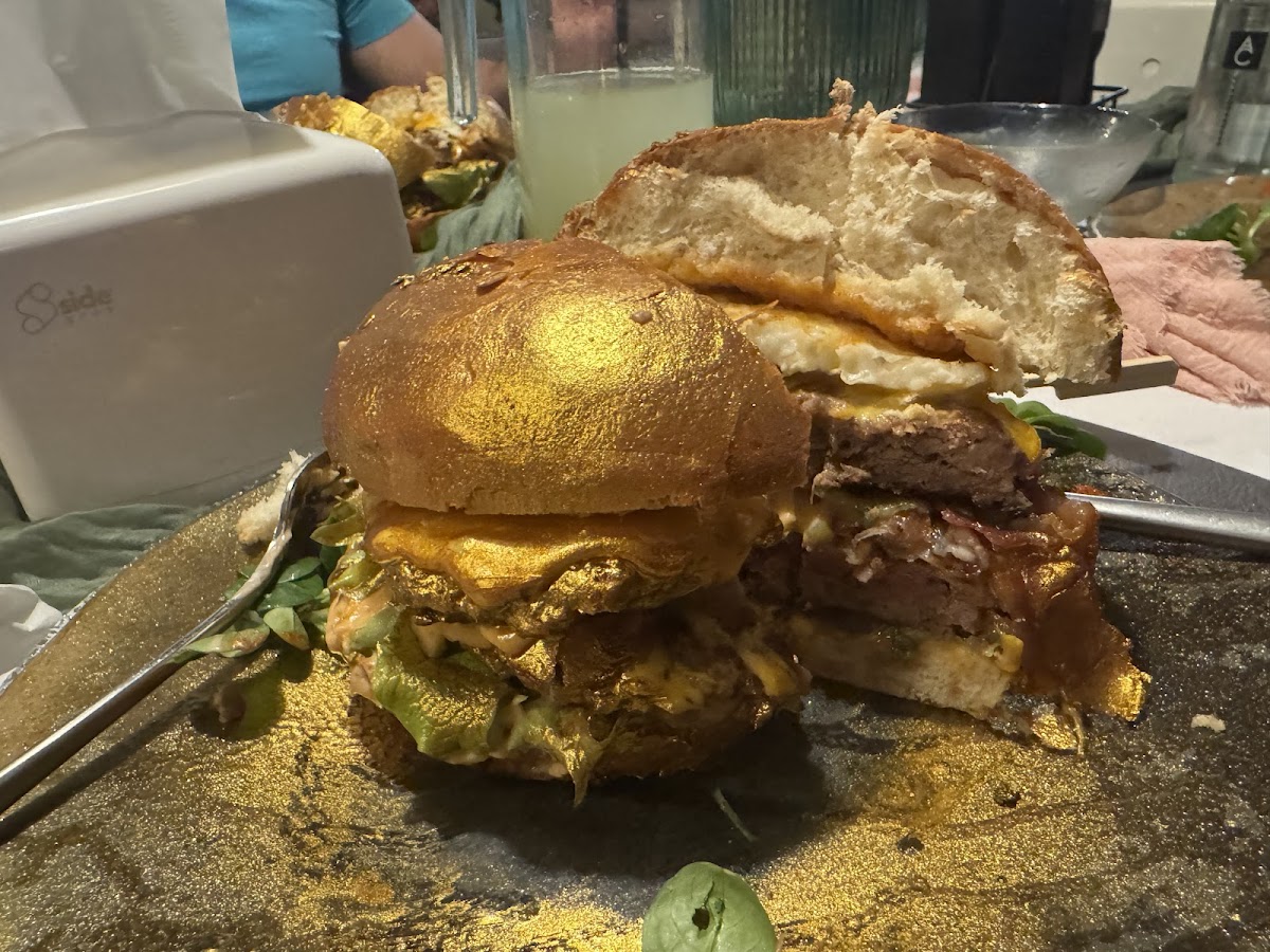 Moldavian Burger Târgu Neamț - foto 3