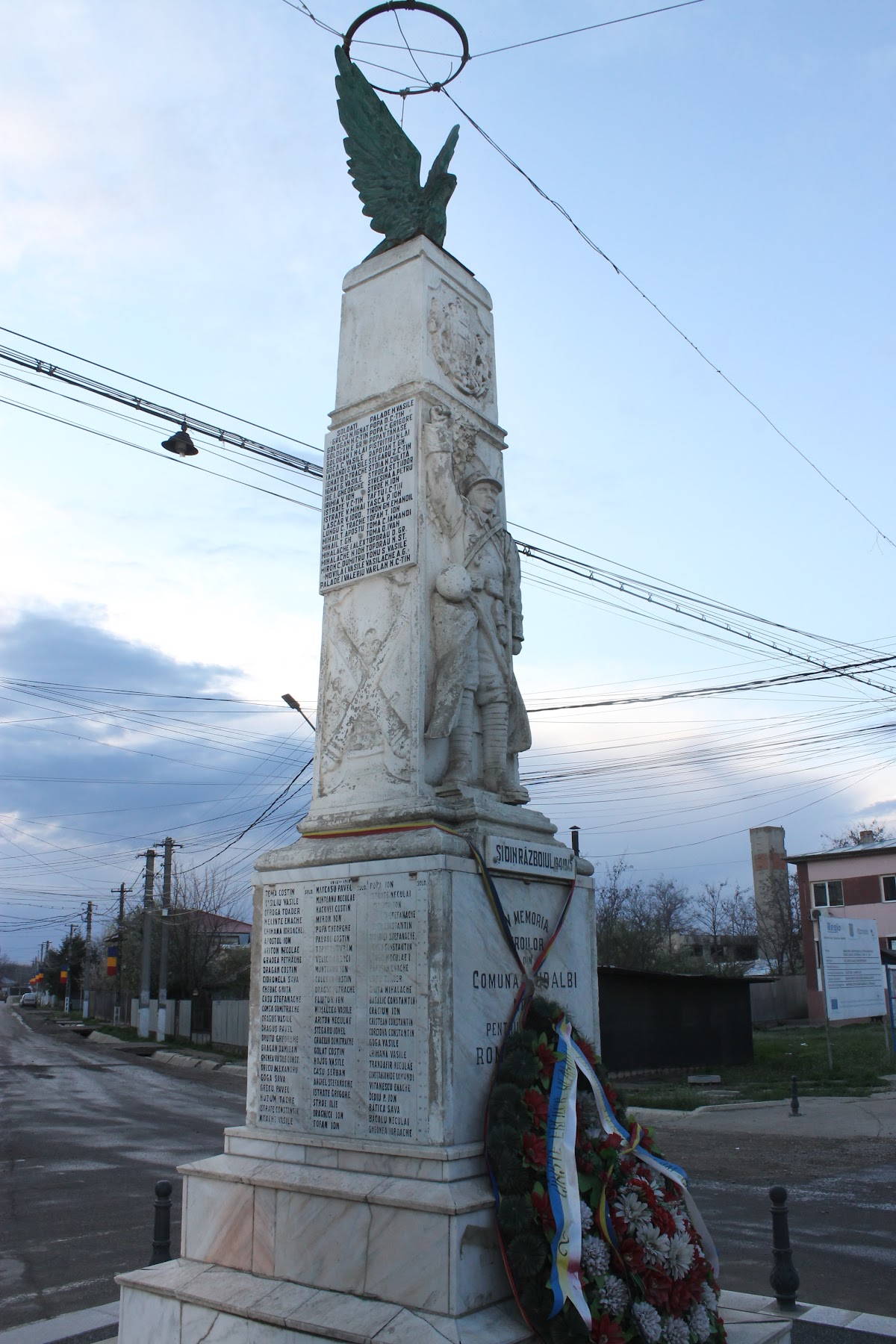 Monument Centru Cudalbi - foto 3