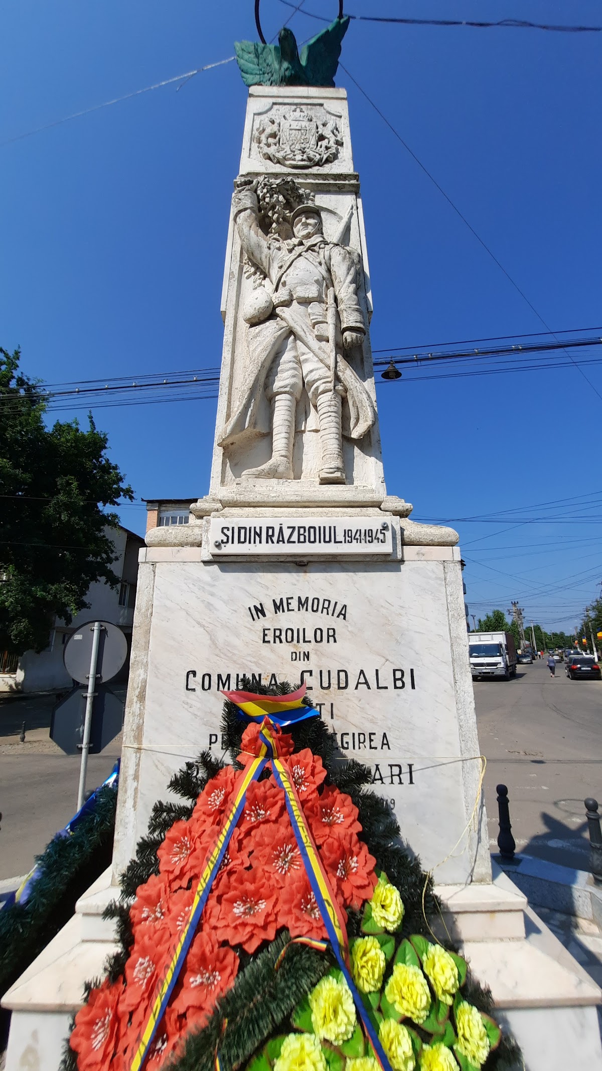 Monument Centru Cudalbi - foto 4