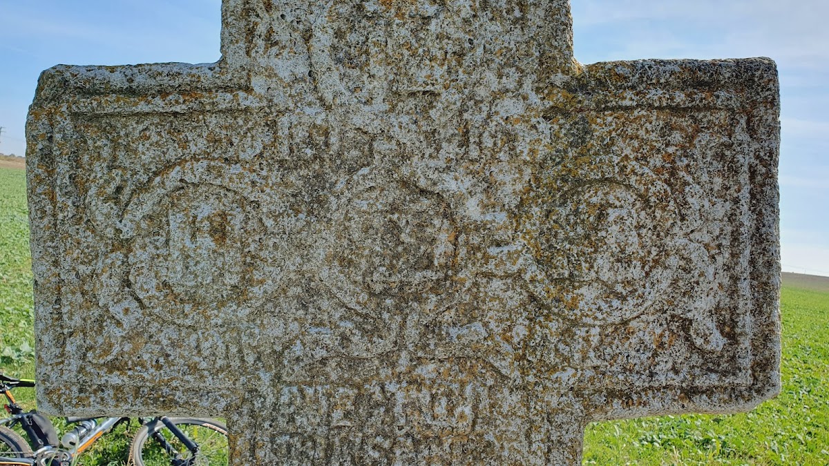 Monument Crucea de Hotar - foto 3