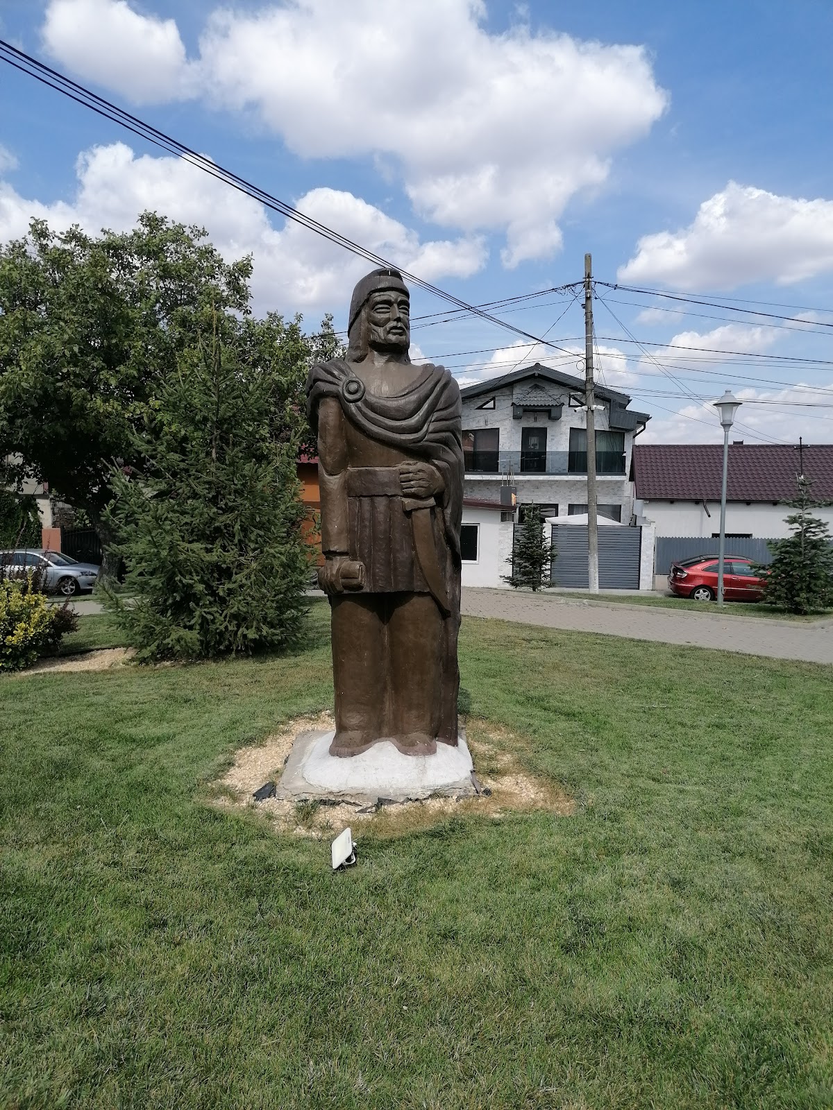 Monument Statui de lemn - foto 2