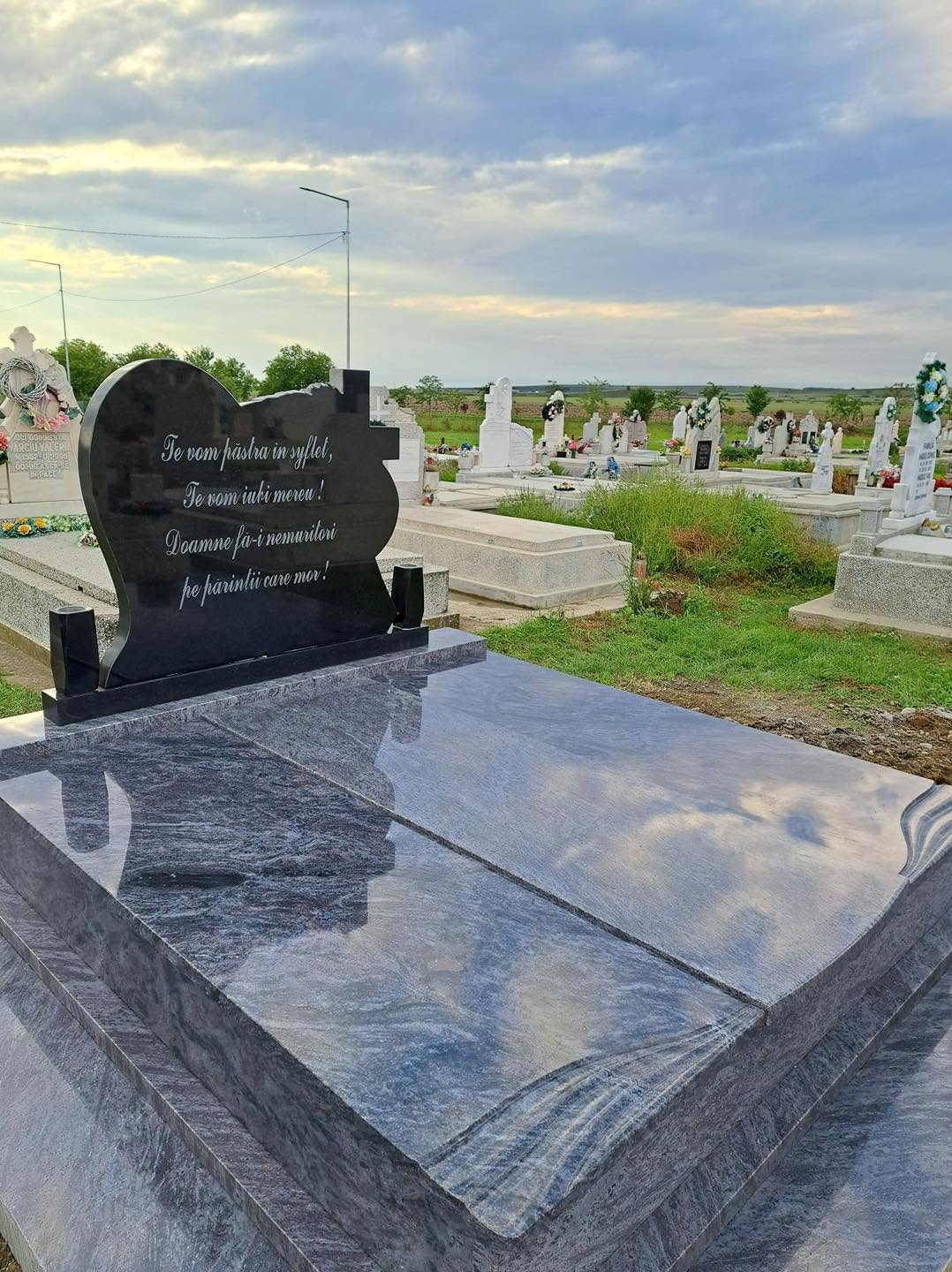Monuments Funéraires Ovidiu - Vasea Trade