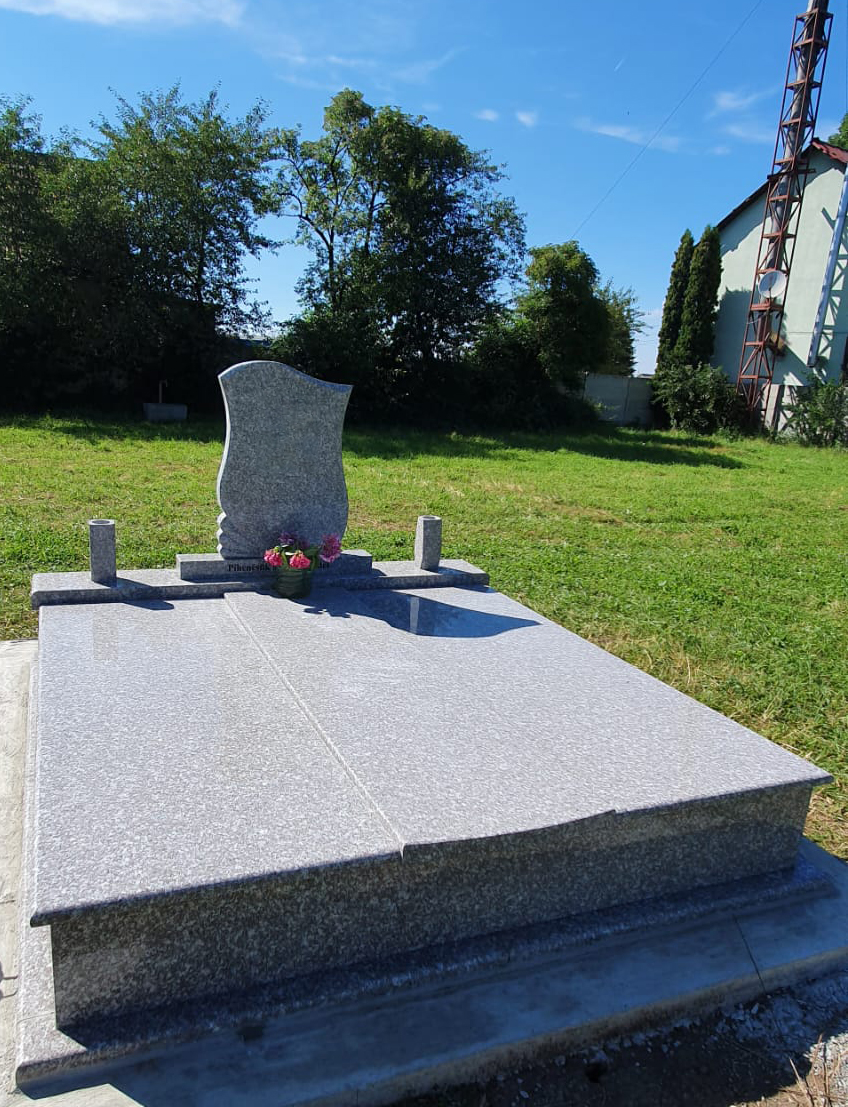 Sacele Temetkezési Emlékművek - Lecz Janos Oliver - foto 2