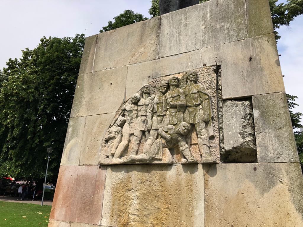 Le Monument „1907” à Pitești - foto 2