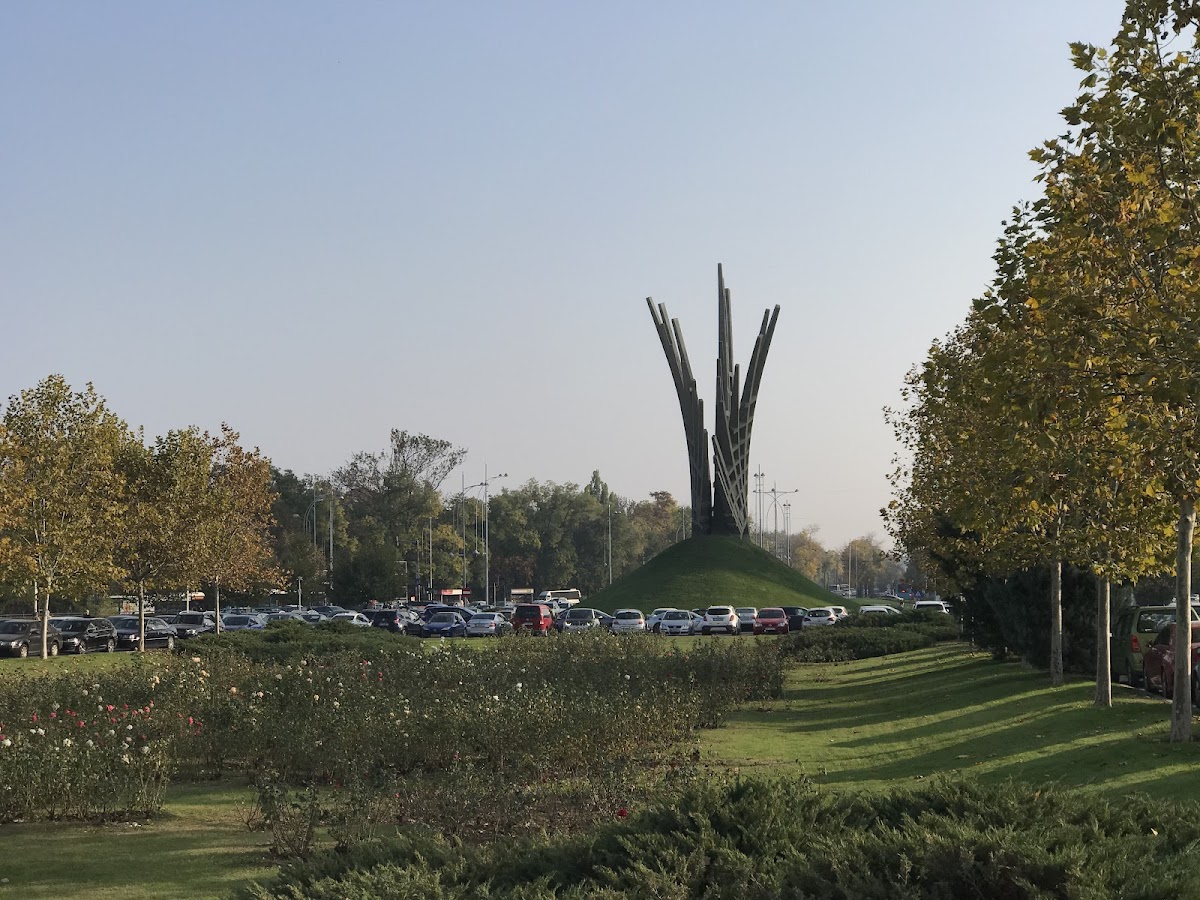 Monumentul Aripi - foto 2