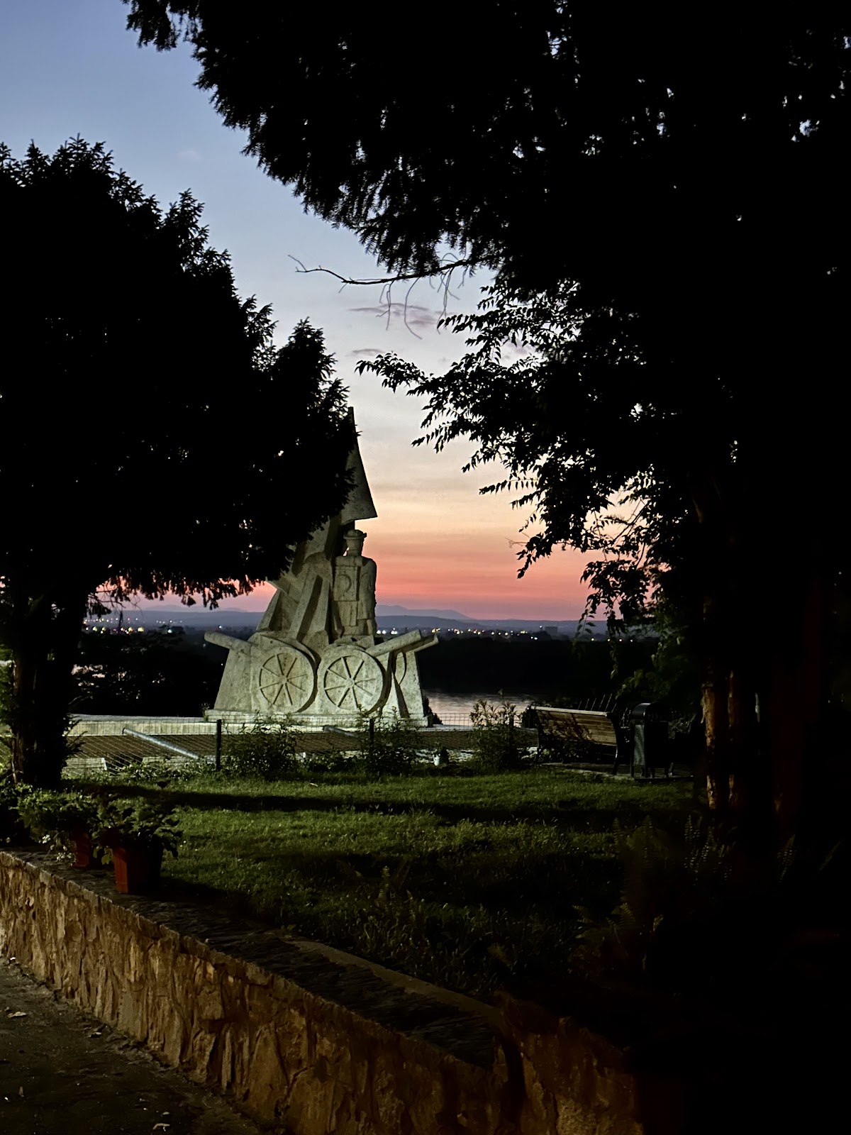 Monumentul Centenarului Independenței - foto 3