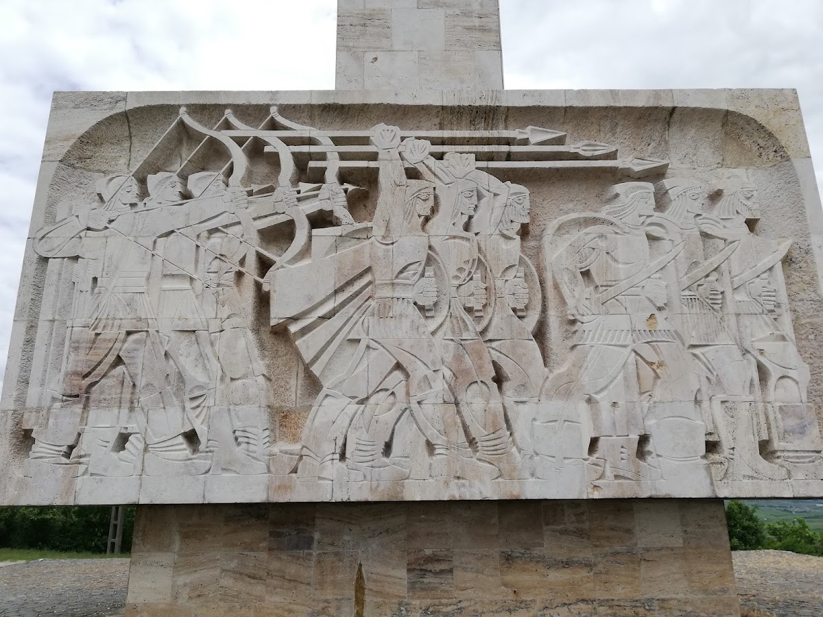 Monumentul de la Guruslău - foto 2