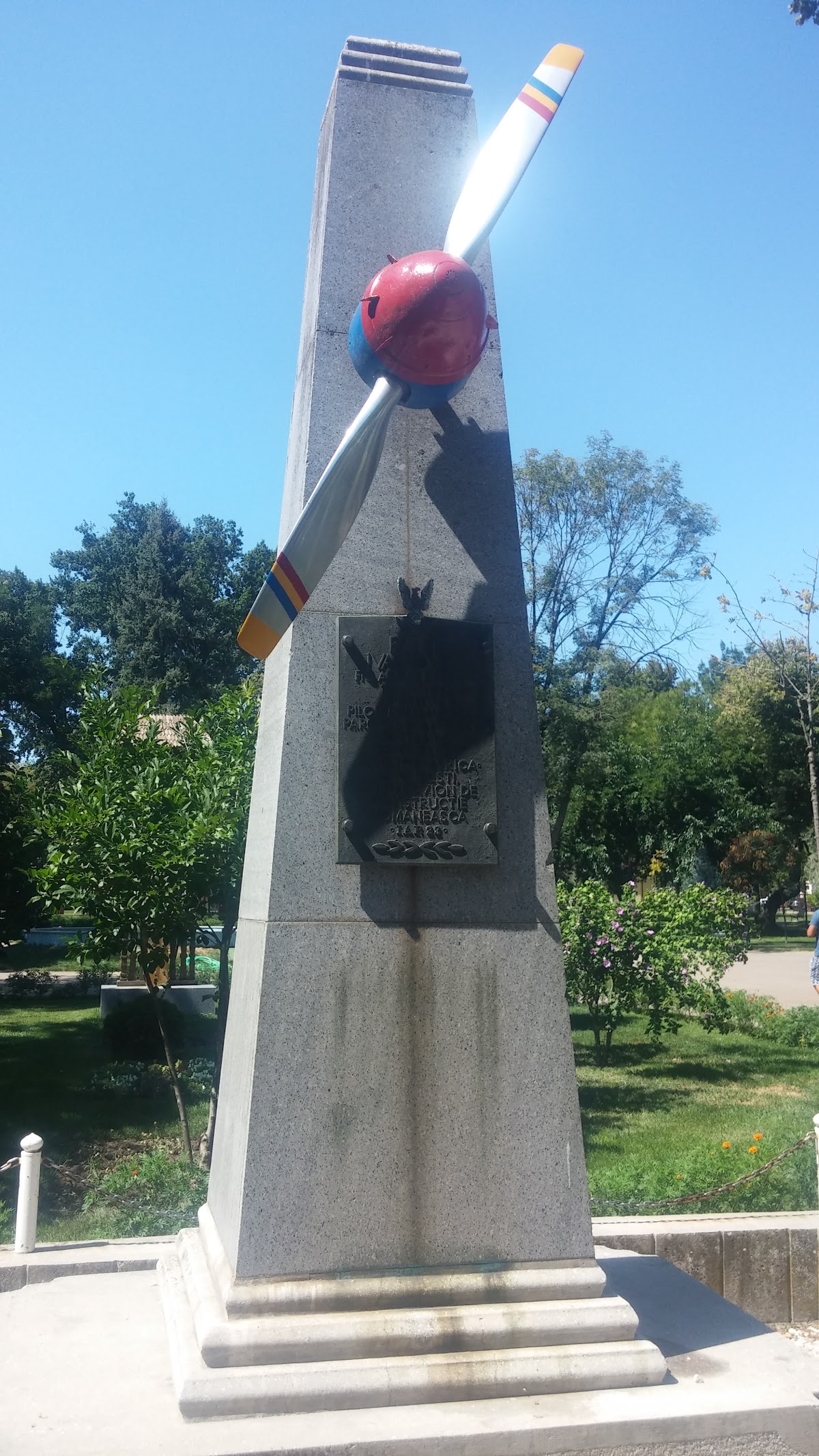 英雄纪念碑 - foto 5