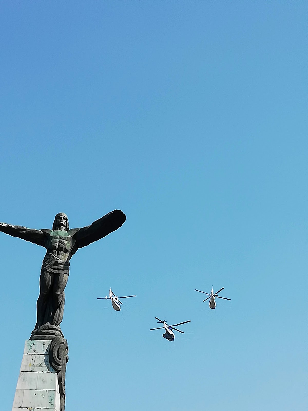 Monumentul "Eroilor Aerului" - foto 2