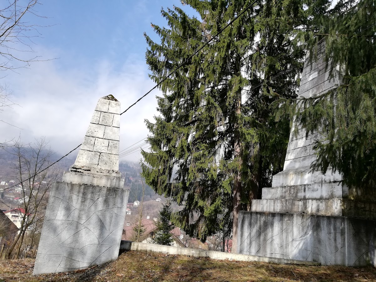 Monumentul Eroilor Borșa - foto 2