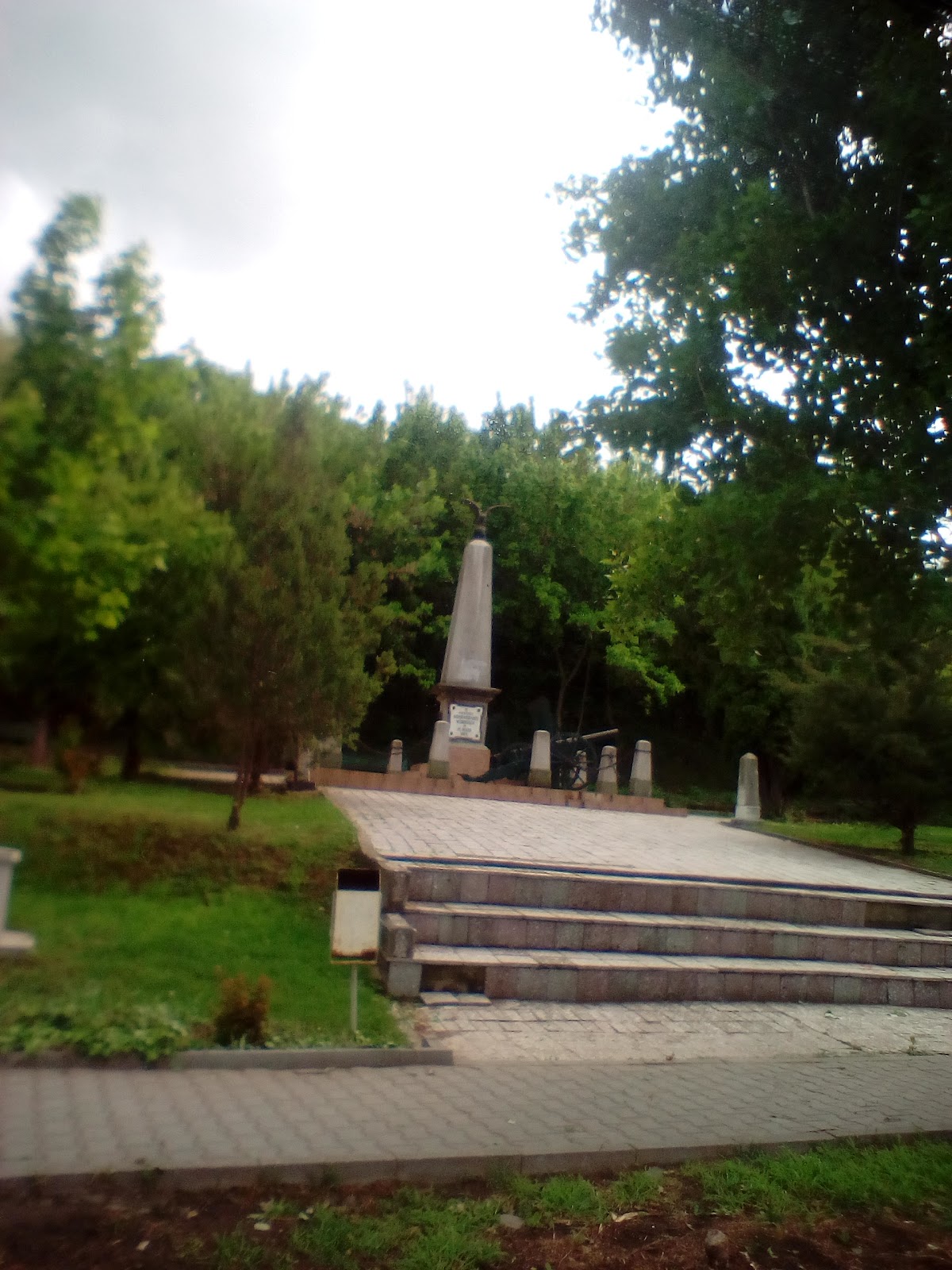 Monumentul Eroilor Călăfeteni - foto 3