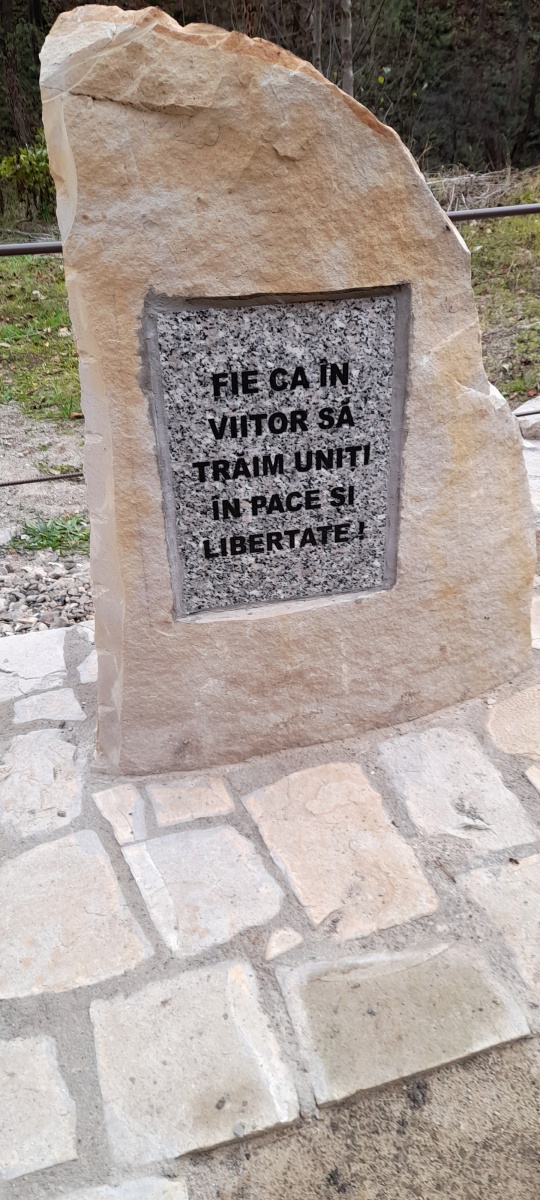 Monumentul Eroilor Cireșoaia - foto 4