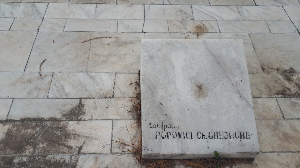 Monumentul Eroilor de la Otopeni - foto 4