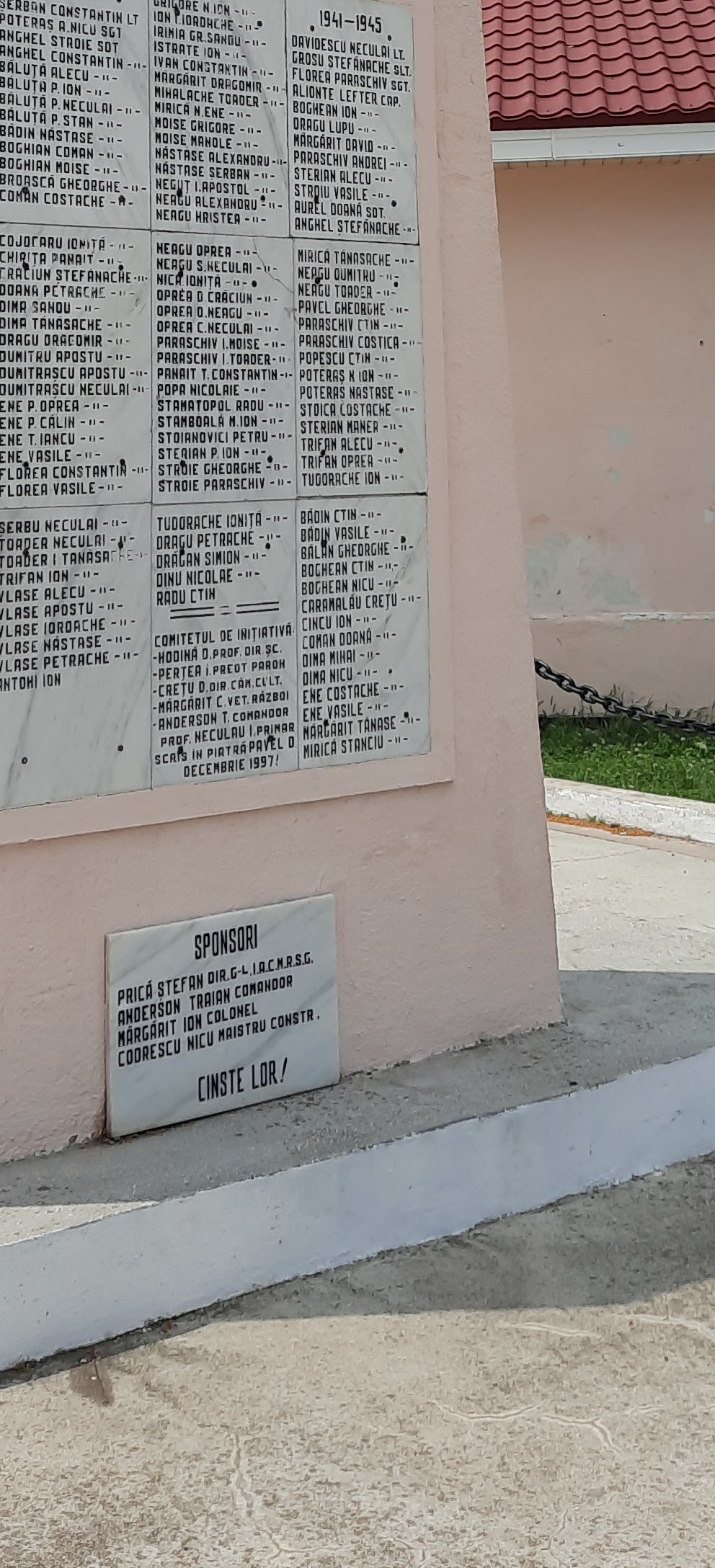 Monumentul Eroilor din Slobozia Conachi - foto 2
