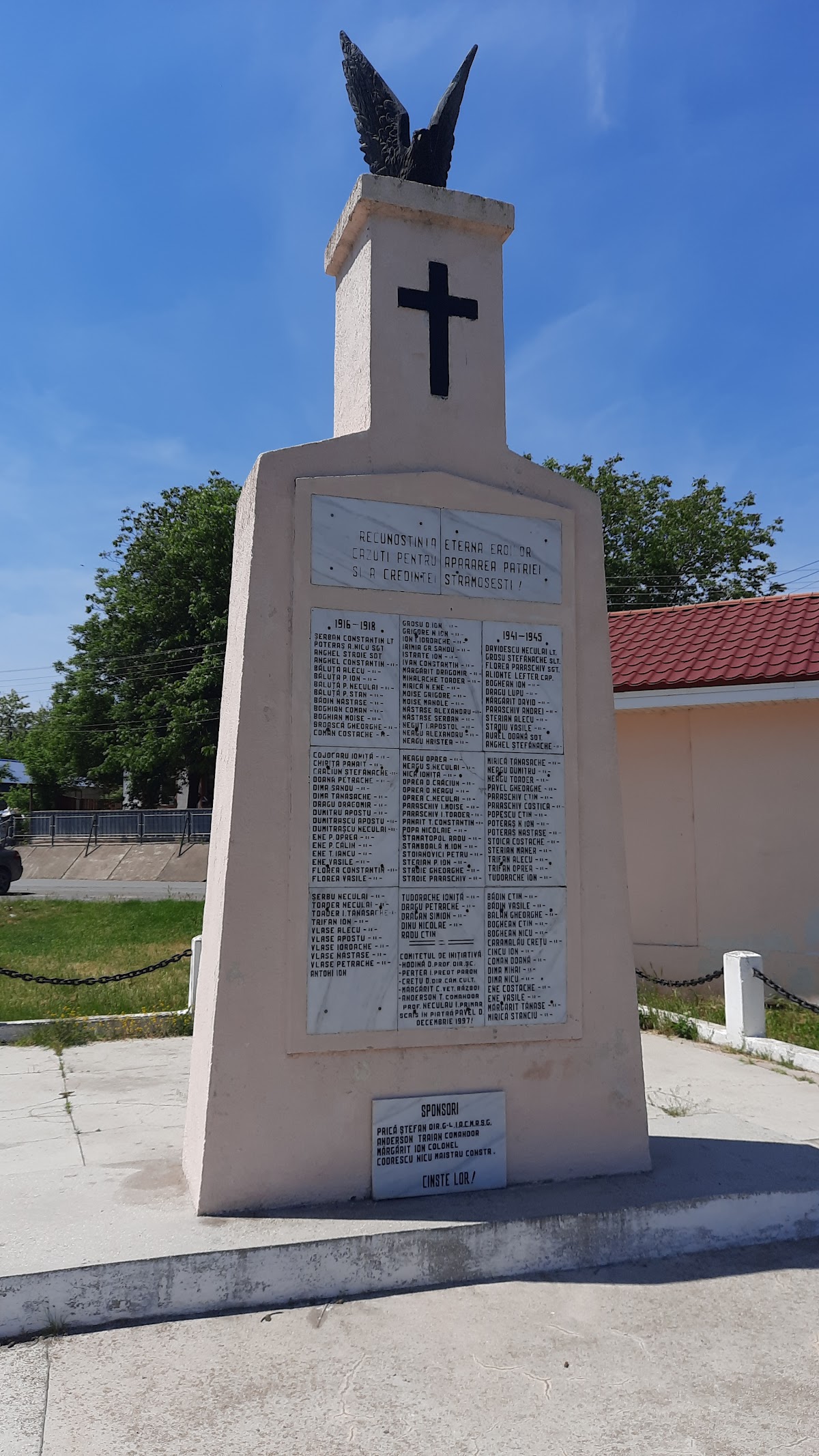 Monumentul Eroilor din Slobozia Conachi - foto 3