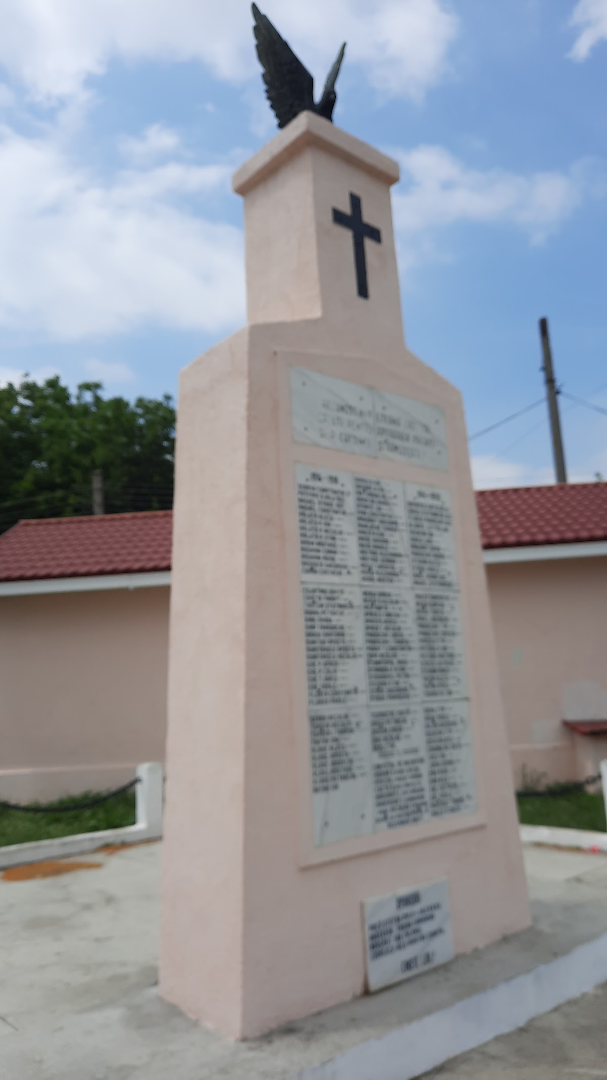 Monumentul Eroilor din Slobozia Conachi - foto 4