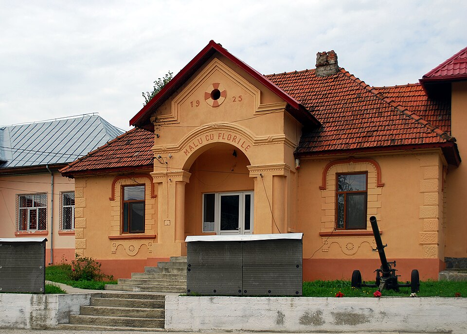 Monumentul eroilor Malu cu Flori