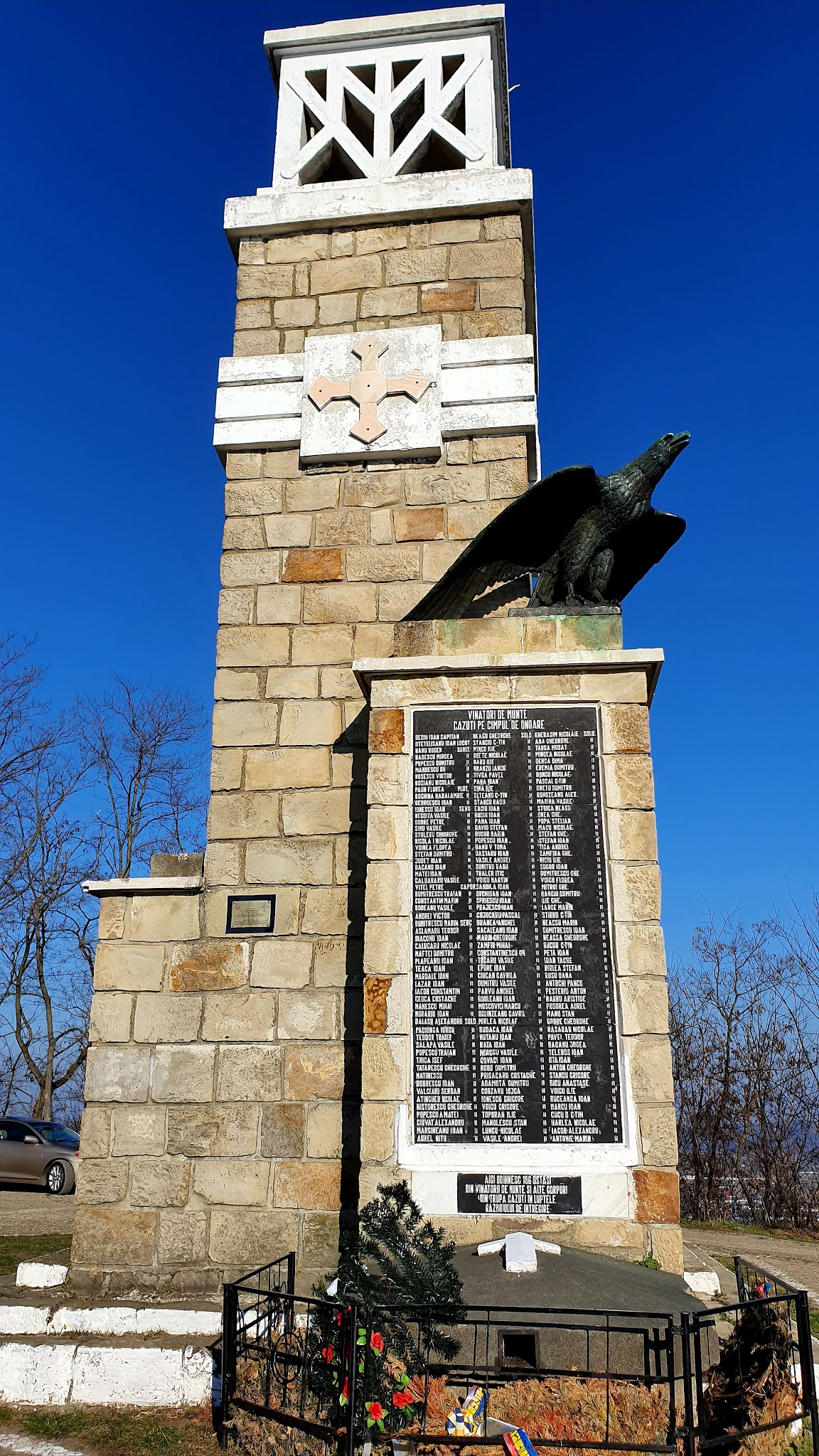 Monumento a los Héroes (Monumento de los Cazadores de Montaña) - foto 2