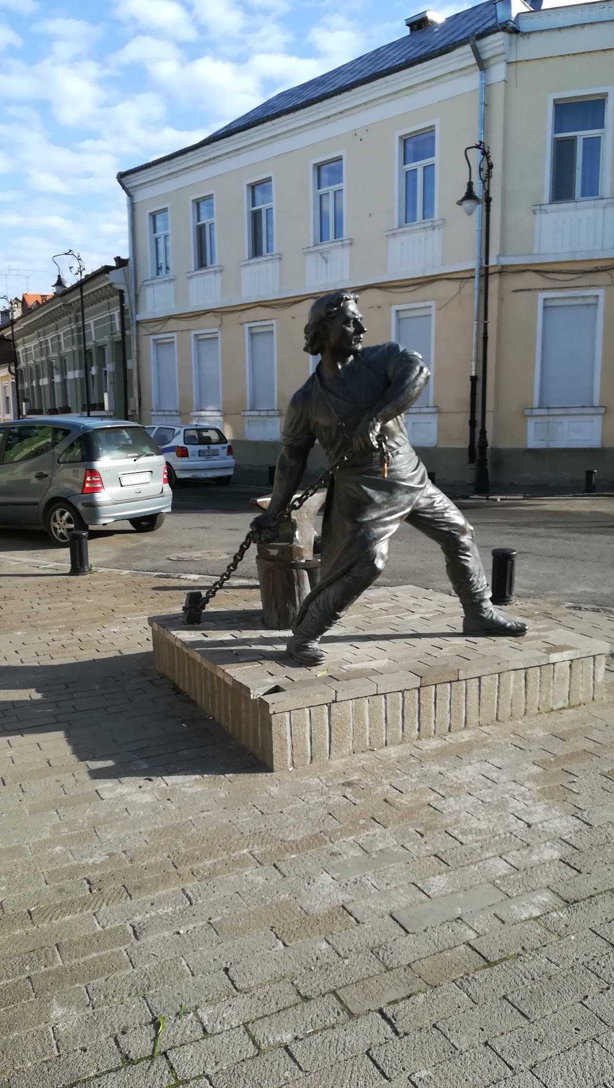 Monumentul Fierarului Georg Pfaffenbruder - foto 5