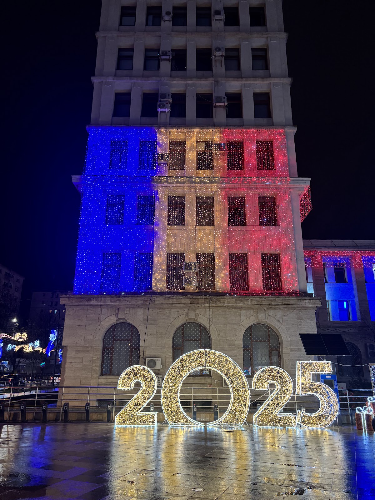 Monument historique “Ensemble de la Place Unirii” - foto 2
