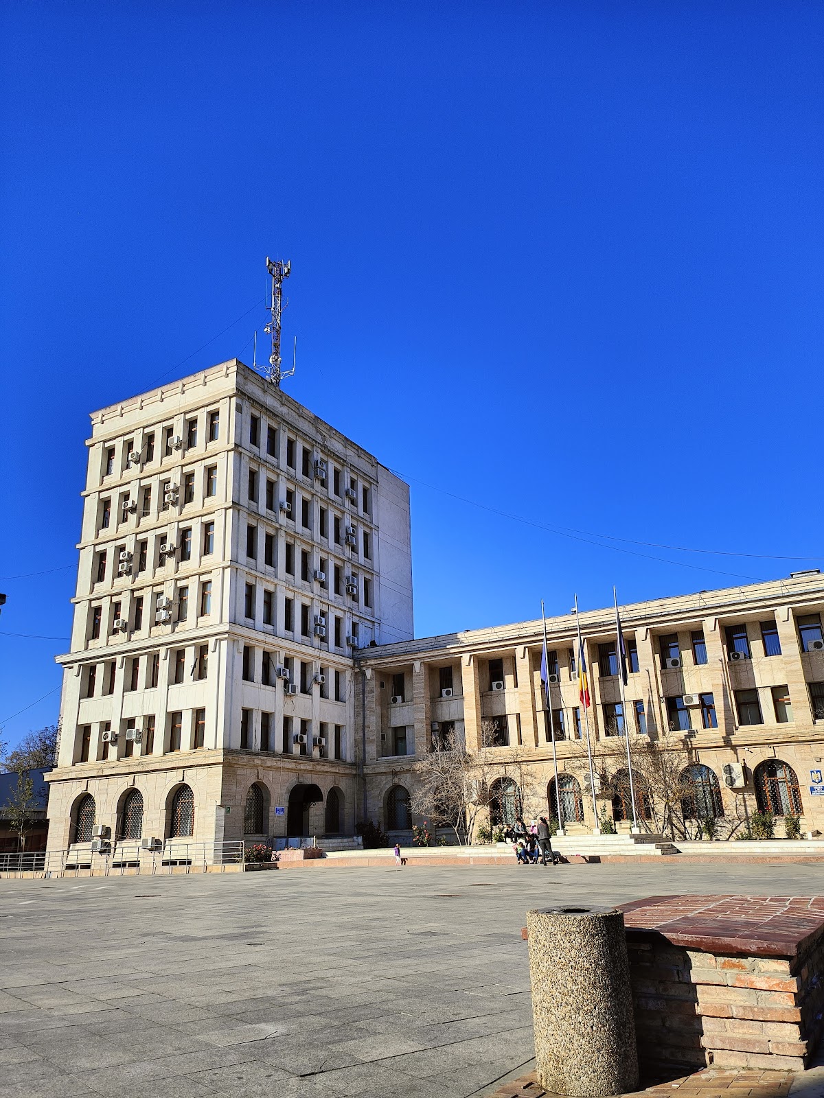 Monument historique “Ensemble de la Place Unirii” - foto 5