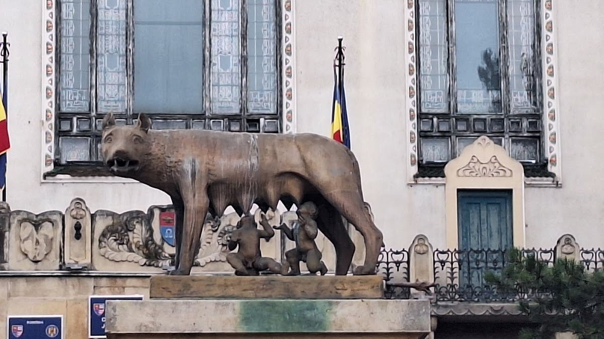Monumentul Latinității - foto 2