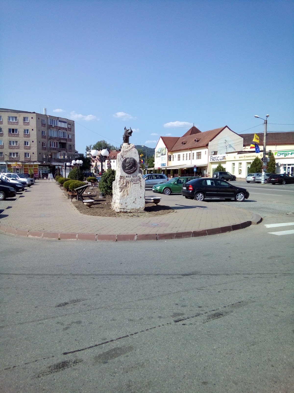 Monumentul Latinității Municipiul Brad - foto 5