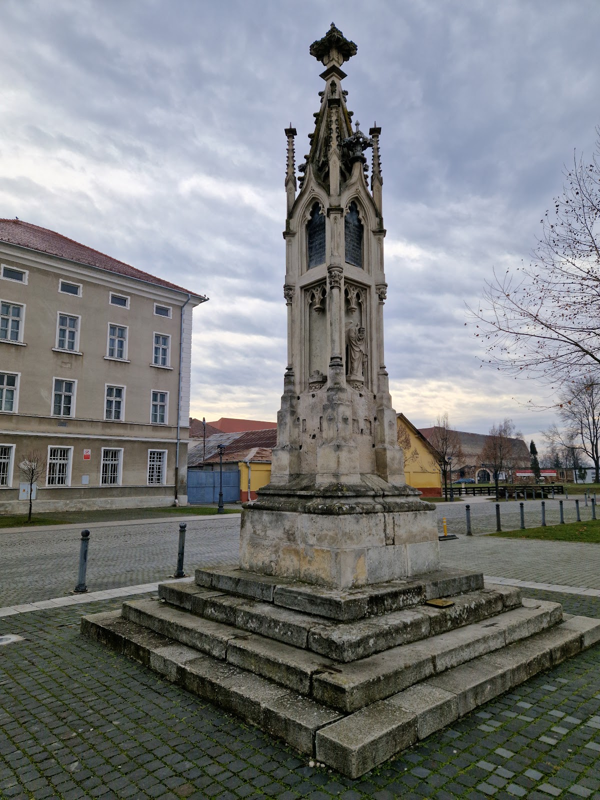 Lossenau Emlékmű, Alba Iulia