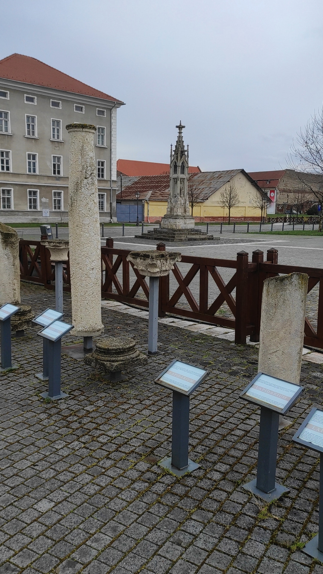 Monumentul Lossenau - foto 5