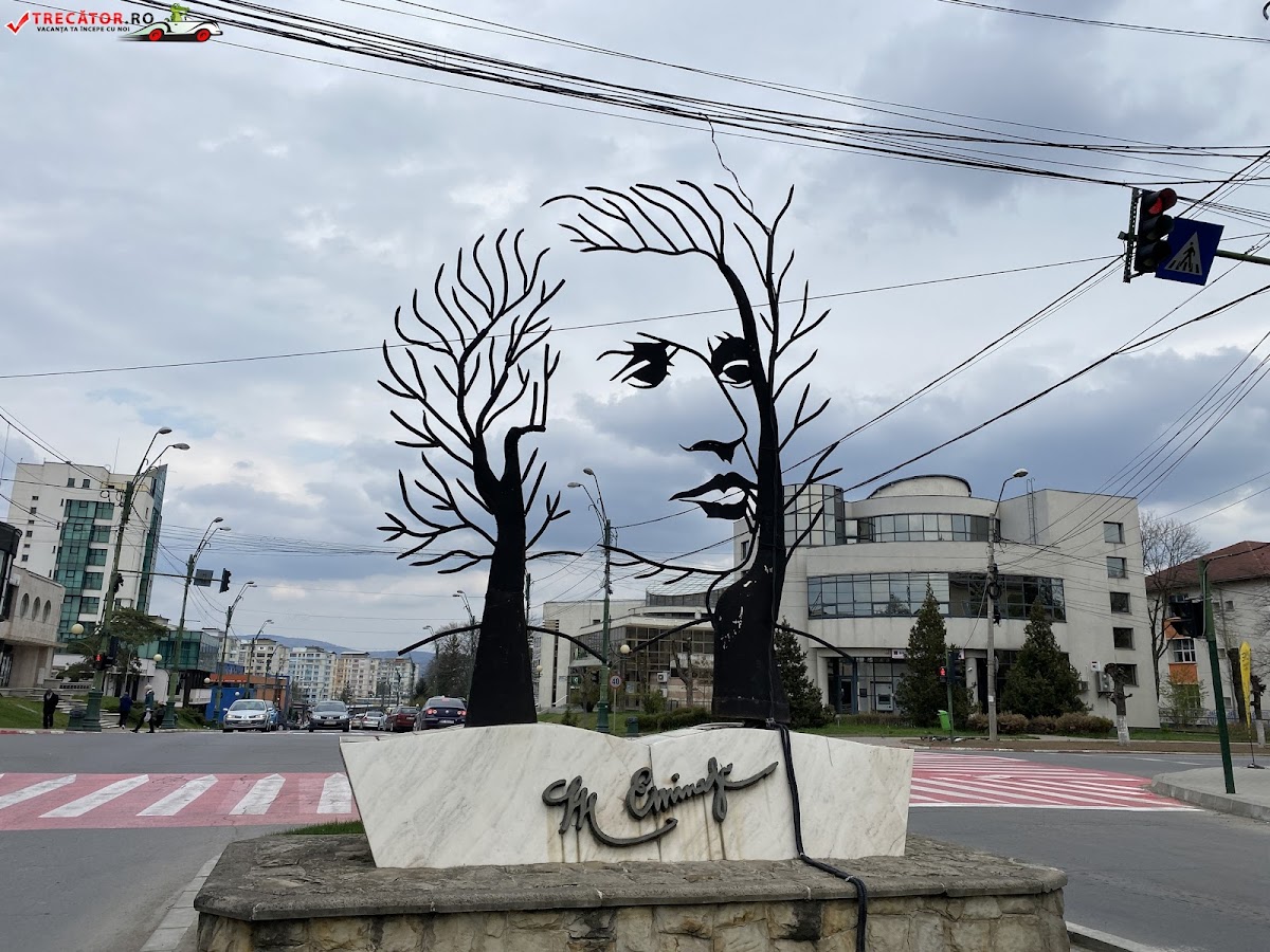 Denkmal für Mihai Eminescu - foto 3
