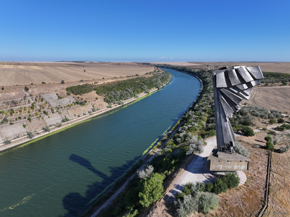 Monumentul Tineretului - foto 3