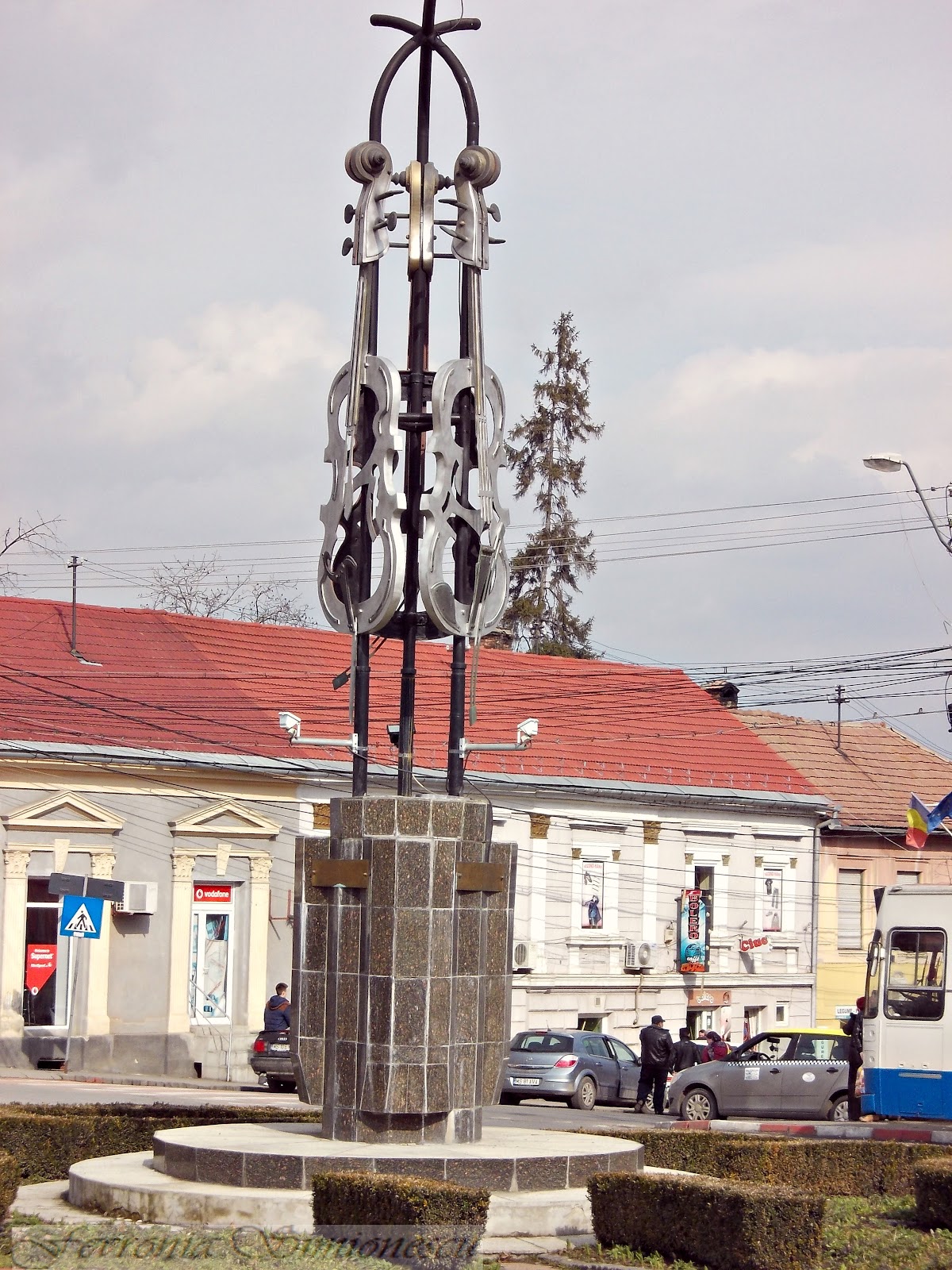 Monumentul Viorilor - foto 4