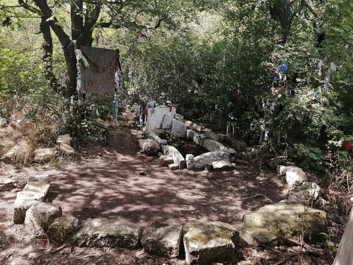 科尤恩·巴巴墓 - foto 1