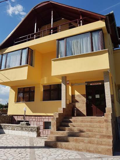 Motel Pacific, Deva