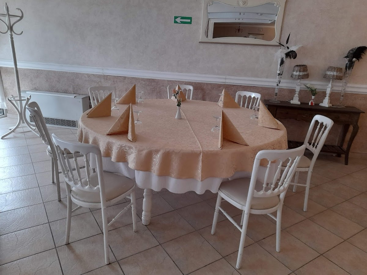 Motel Restaurant "Stejarul"
