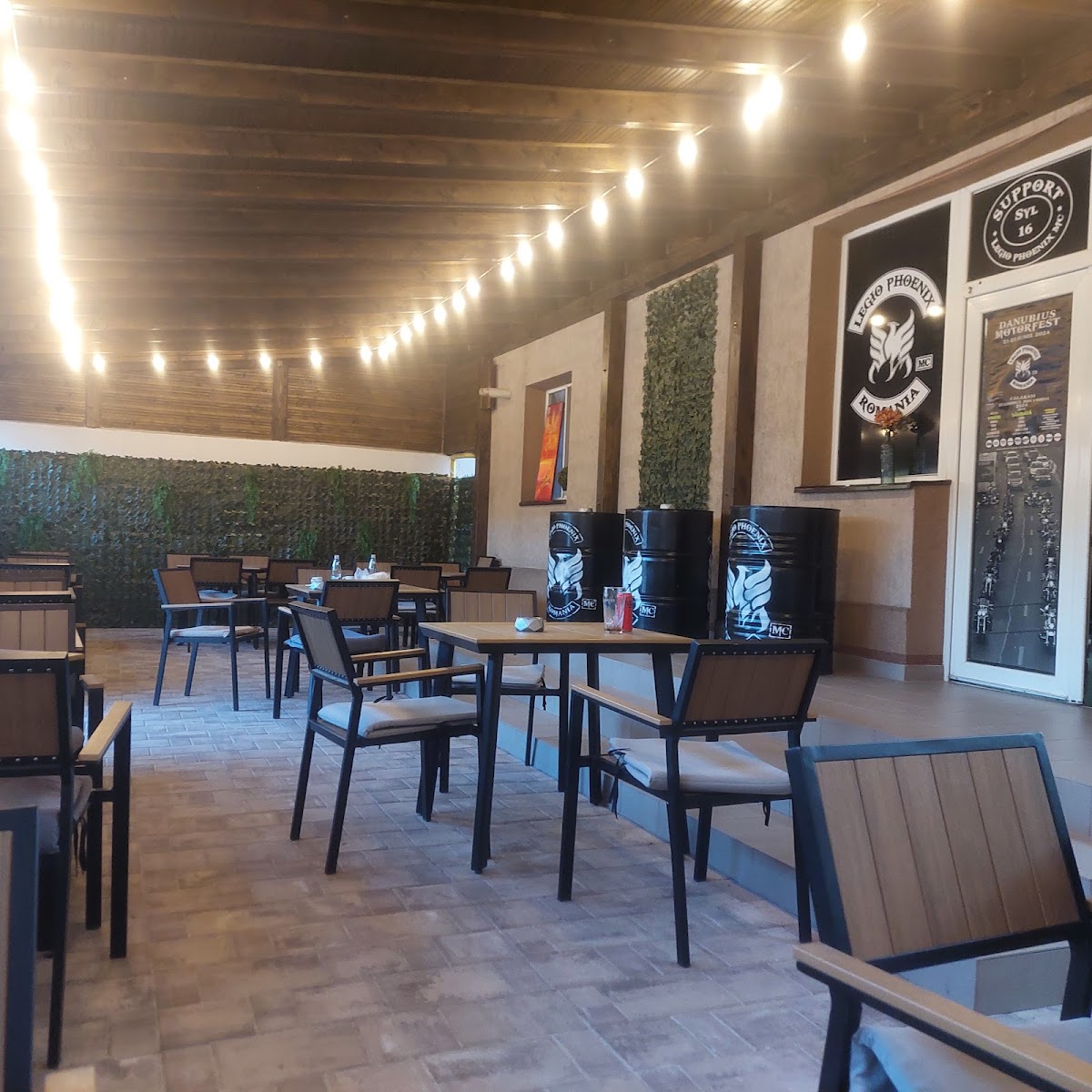 Motorock Cafe, 卡拉拉什