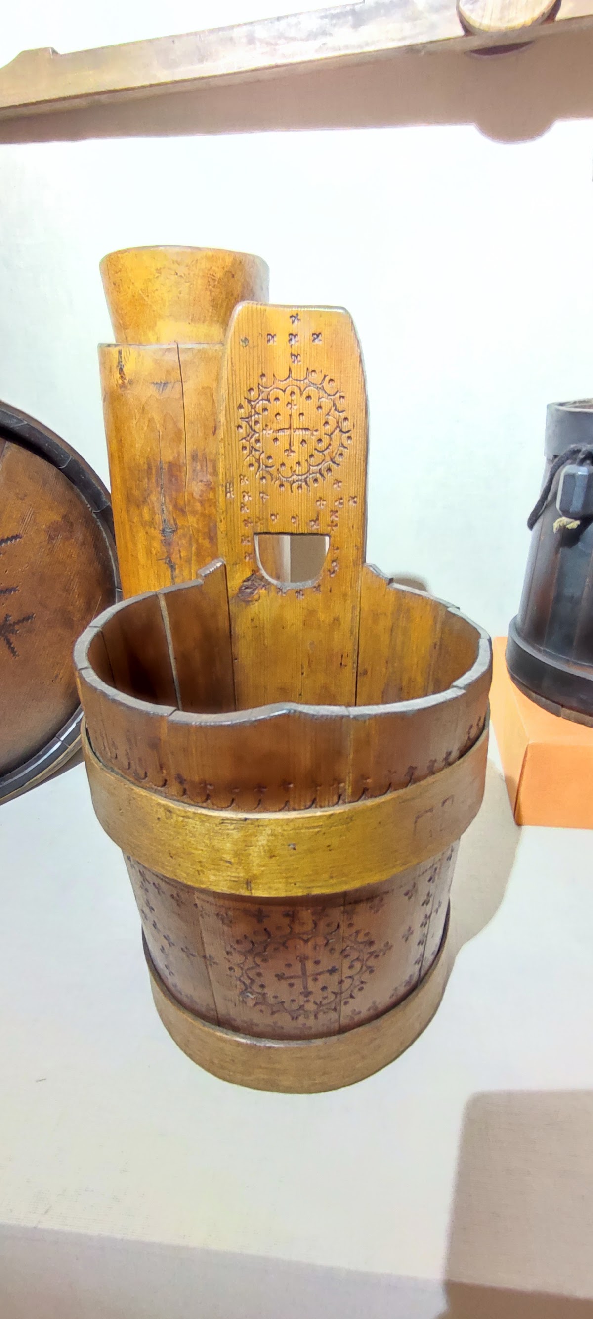 Muzeul Arta Lemnului - foto 4