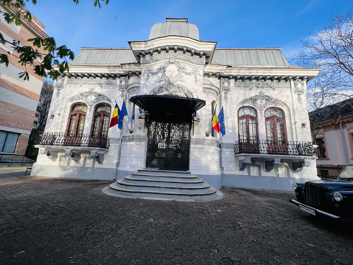 Muzeul "Casa Romanței" - foto 2