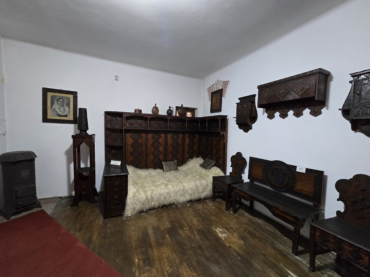 Ethnography and Folk Art Museum "Lilly, Margareta and Gică Ștefănescu" - foto 2