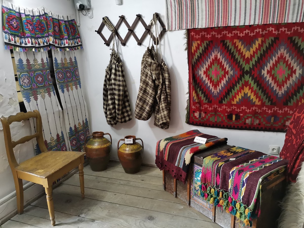 Ethnography and Folk Art Museum "Lilly, Margareta and Gică Ștefănescu" - foto 4