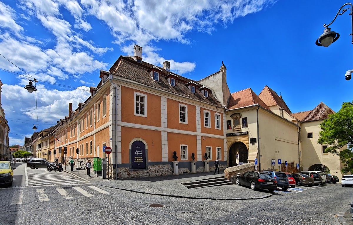 Muzeul de Istorie "Casa Altemberger" - foto 1