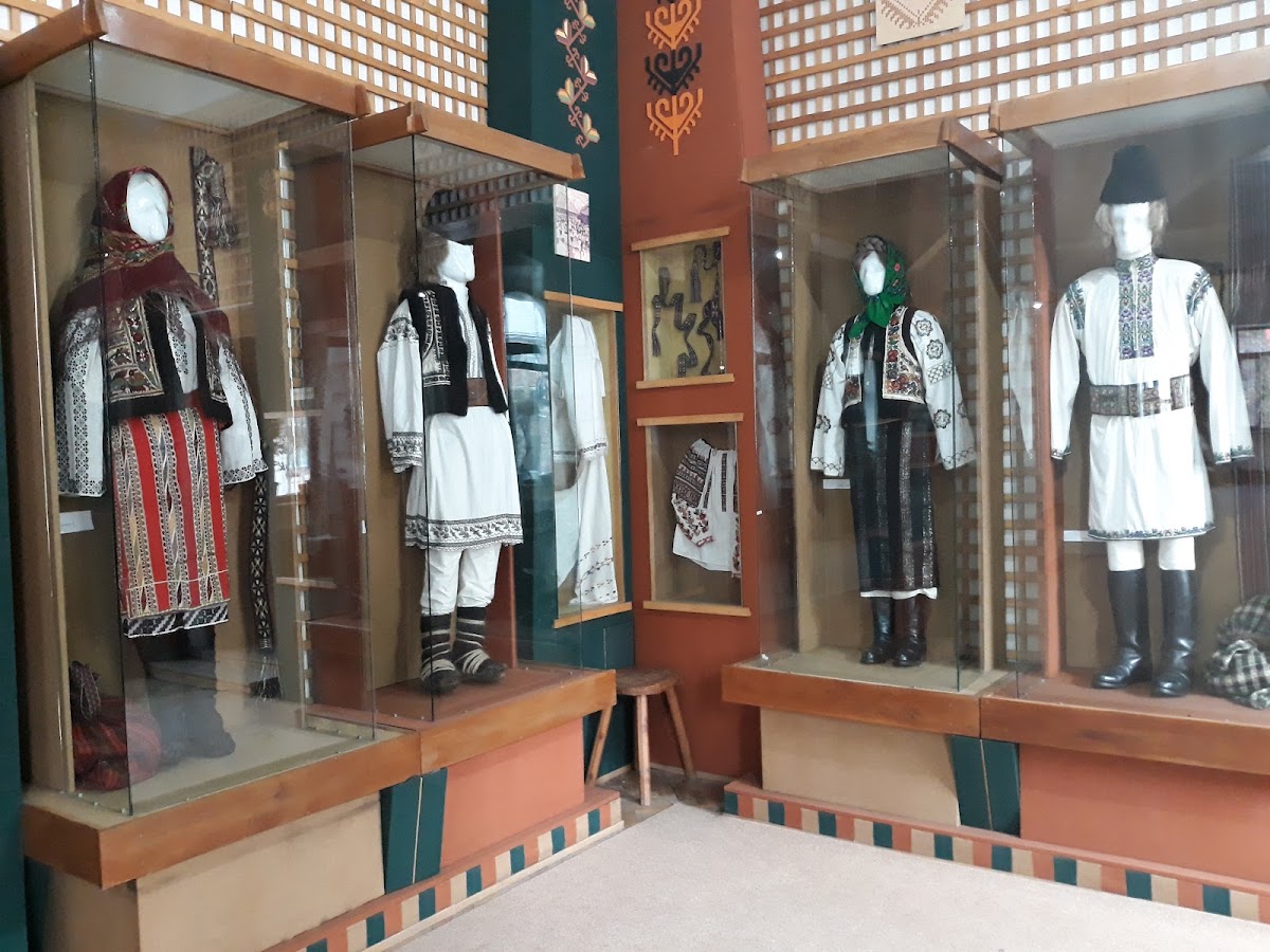 Muzeul Etnografic - foto 2