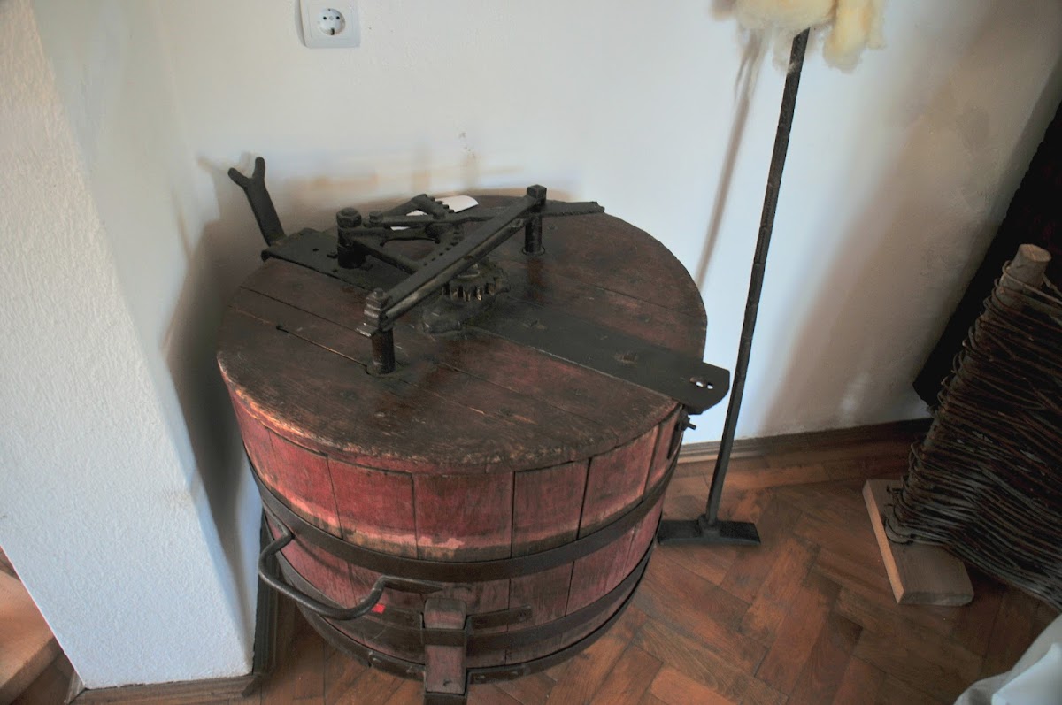 Muzeul etnografic Brad - foto 4