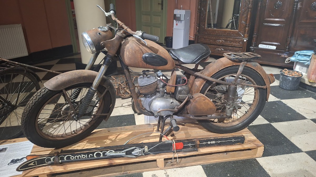 Călărași Városi Múzeum - foto 2