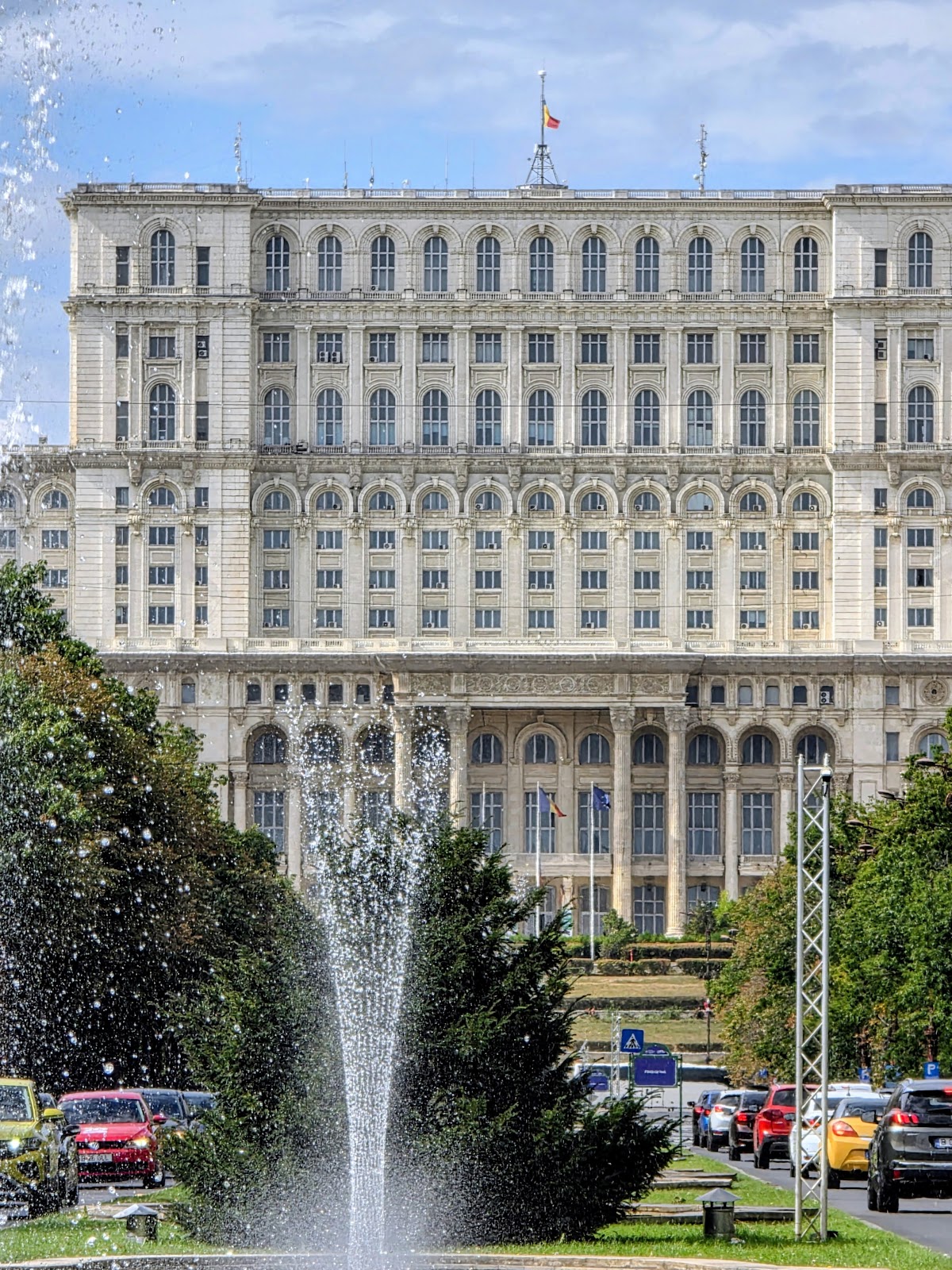 Muzeul Național de Artă Contemporană al României - foto 2