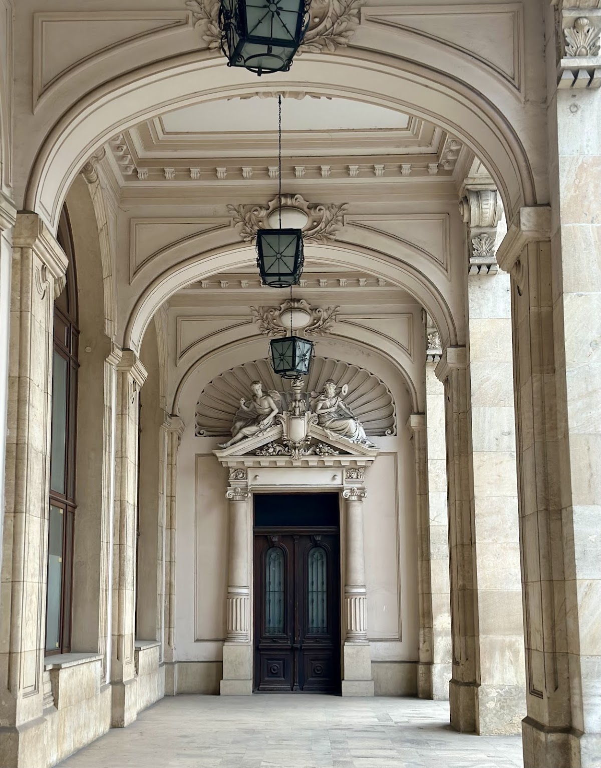 Muzeul Național de Istorie a României - foto 2