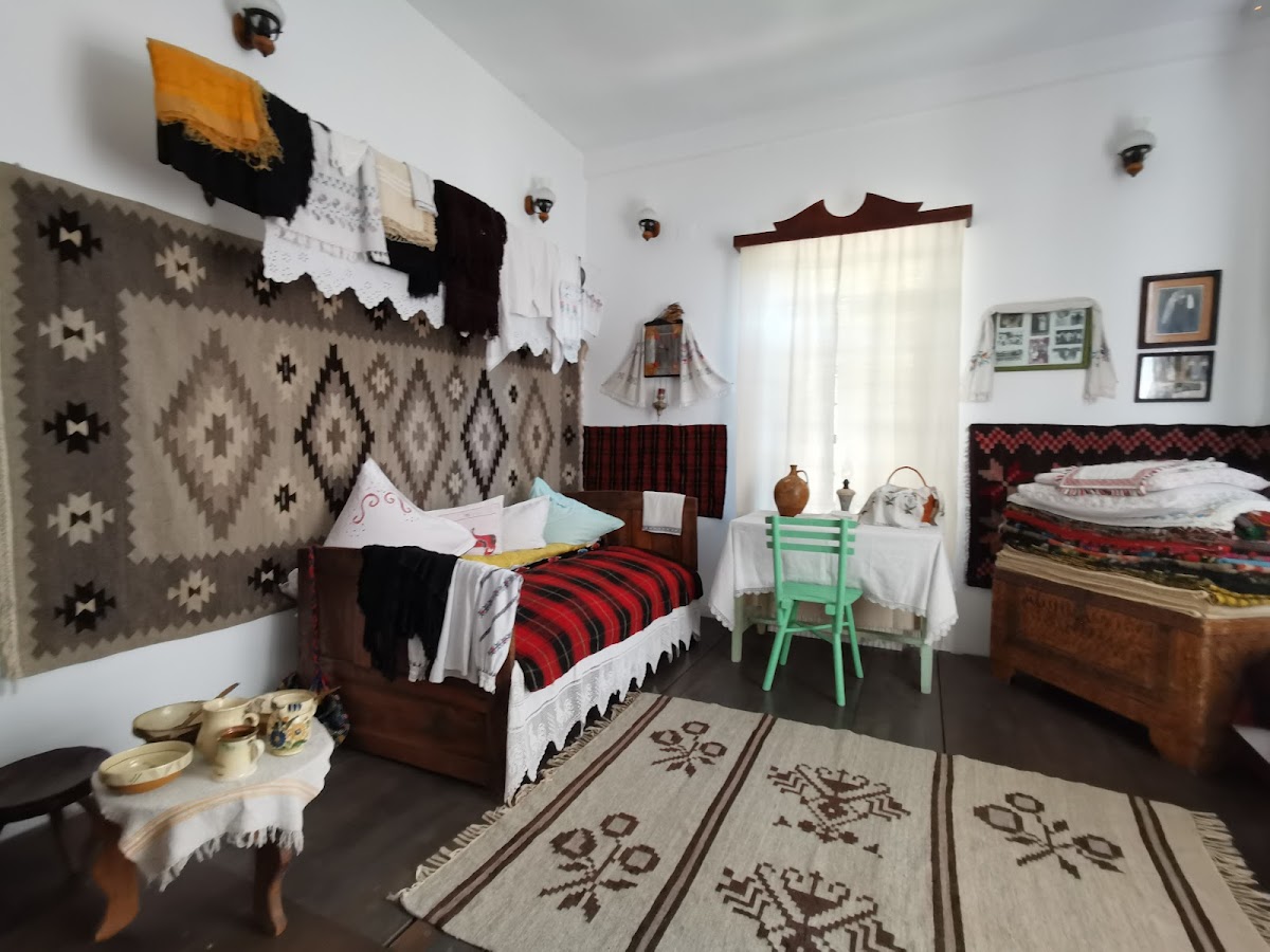 Muzeul Țăranului din Flămânzi - foto 2